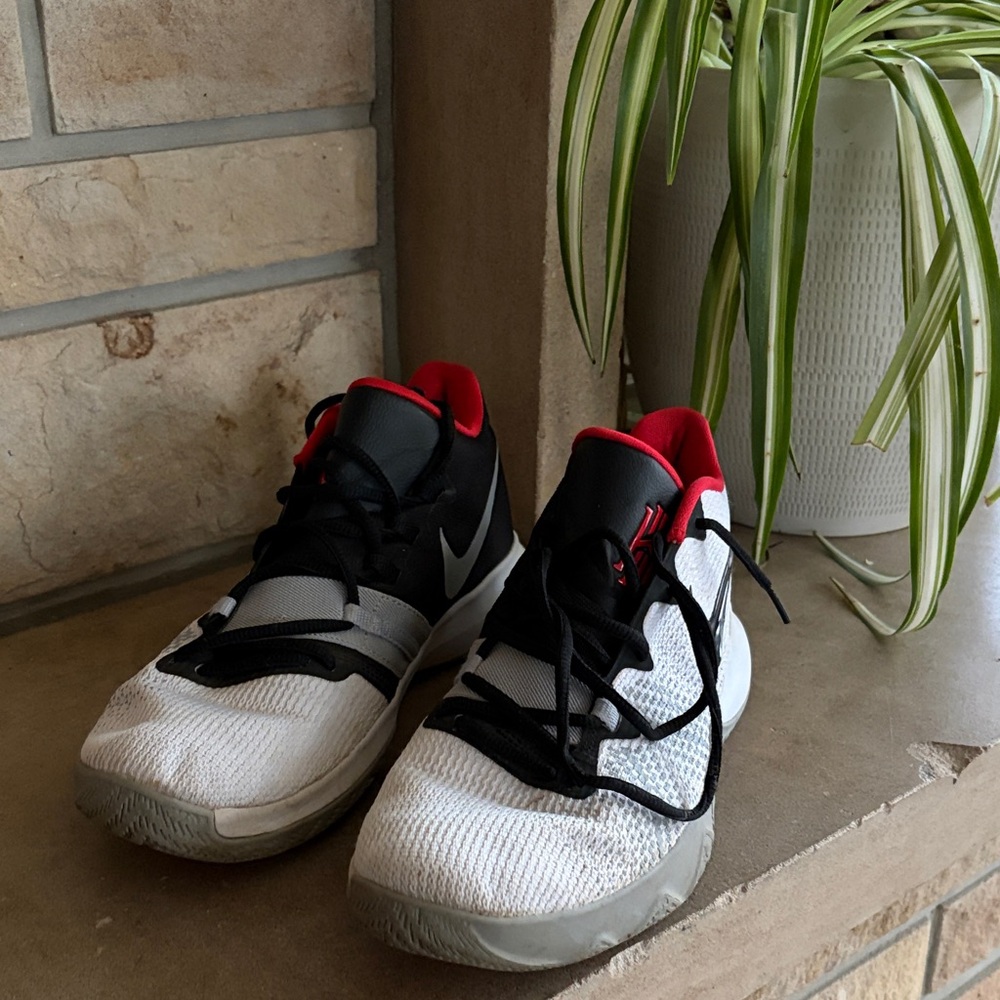 Nike Kyrie Flytrap 2 - image 1